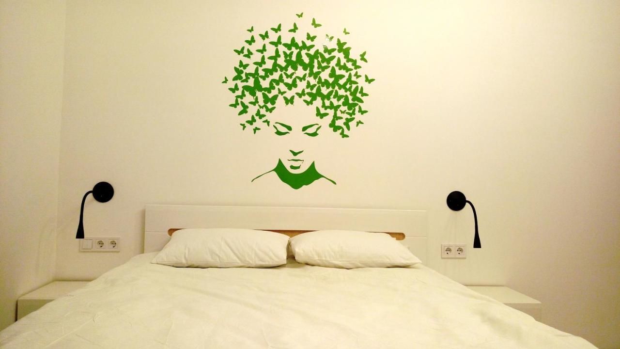 Апартаменты The best apartment in Kiev Black & White Киев-5