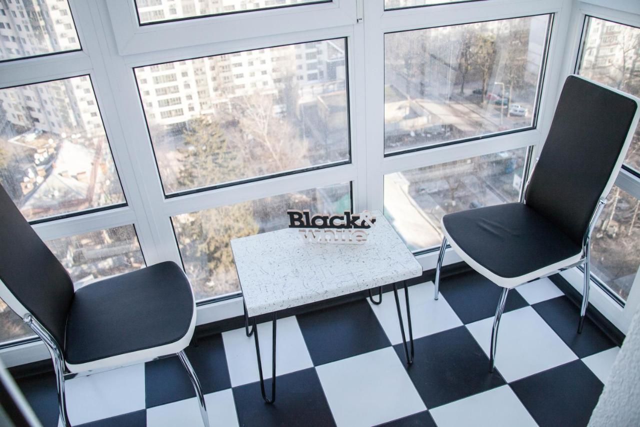 Апартаменты The best apartment in Kiev Black & White Киев-45