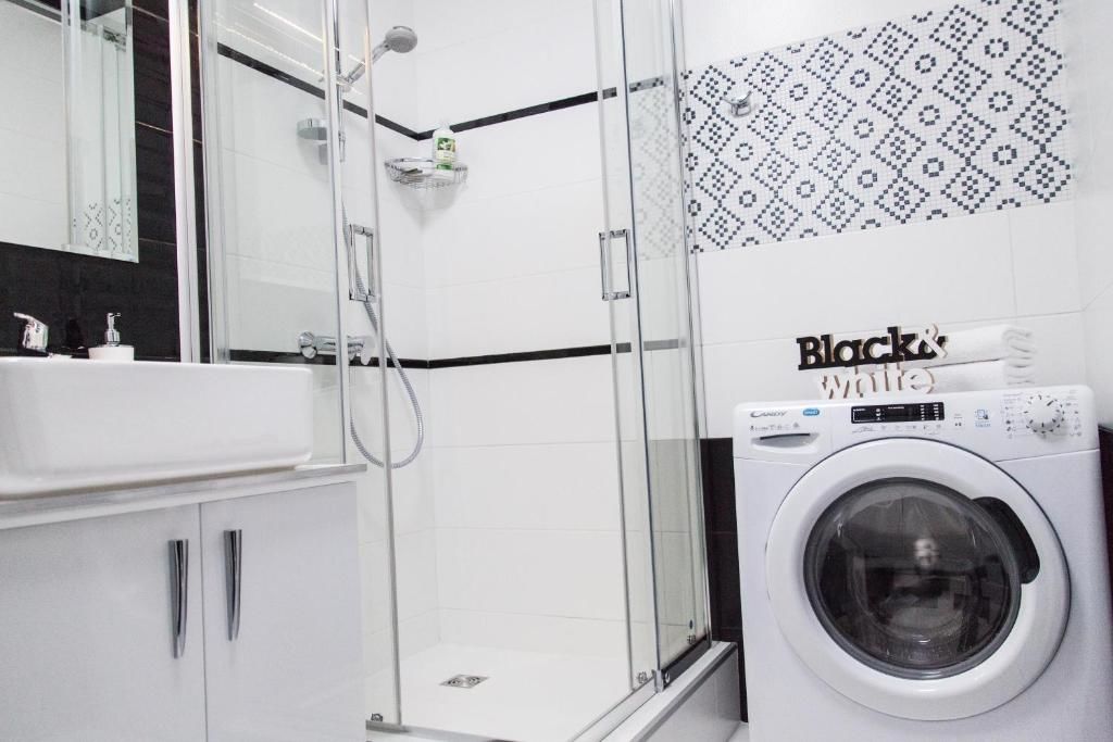 Апартаменты The best apartment in Kiev Black & White Киев-60