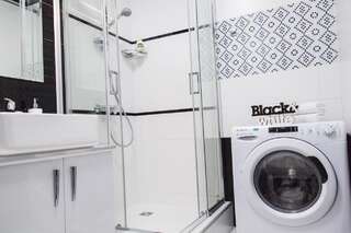 Апартаменты The best apartment in Kiev Black & White Киев Улучшенные апартаменты-24