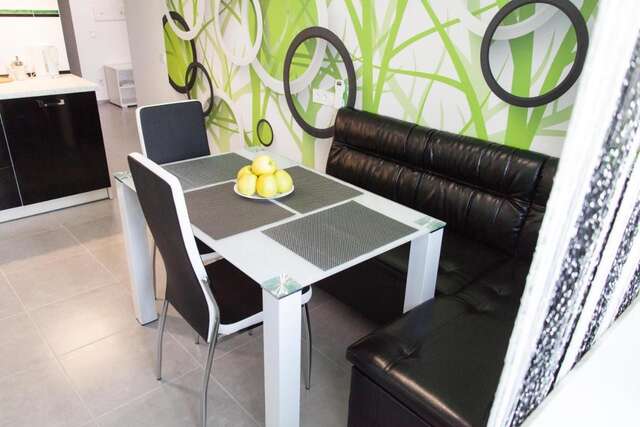 Апартаменты The best apartment in Kiev Black & White Киев-17